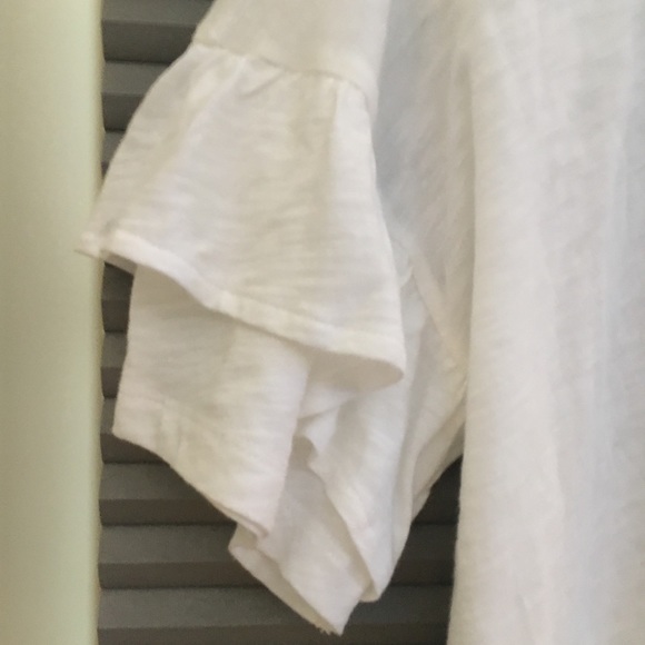 Ruffle sleeve top - Picture 2 of 2